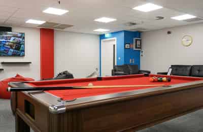 Swuite Dublin - Dublin, Ireland - Entertainment Lounge (2)