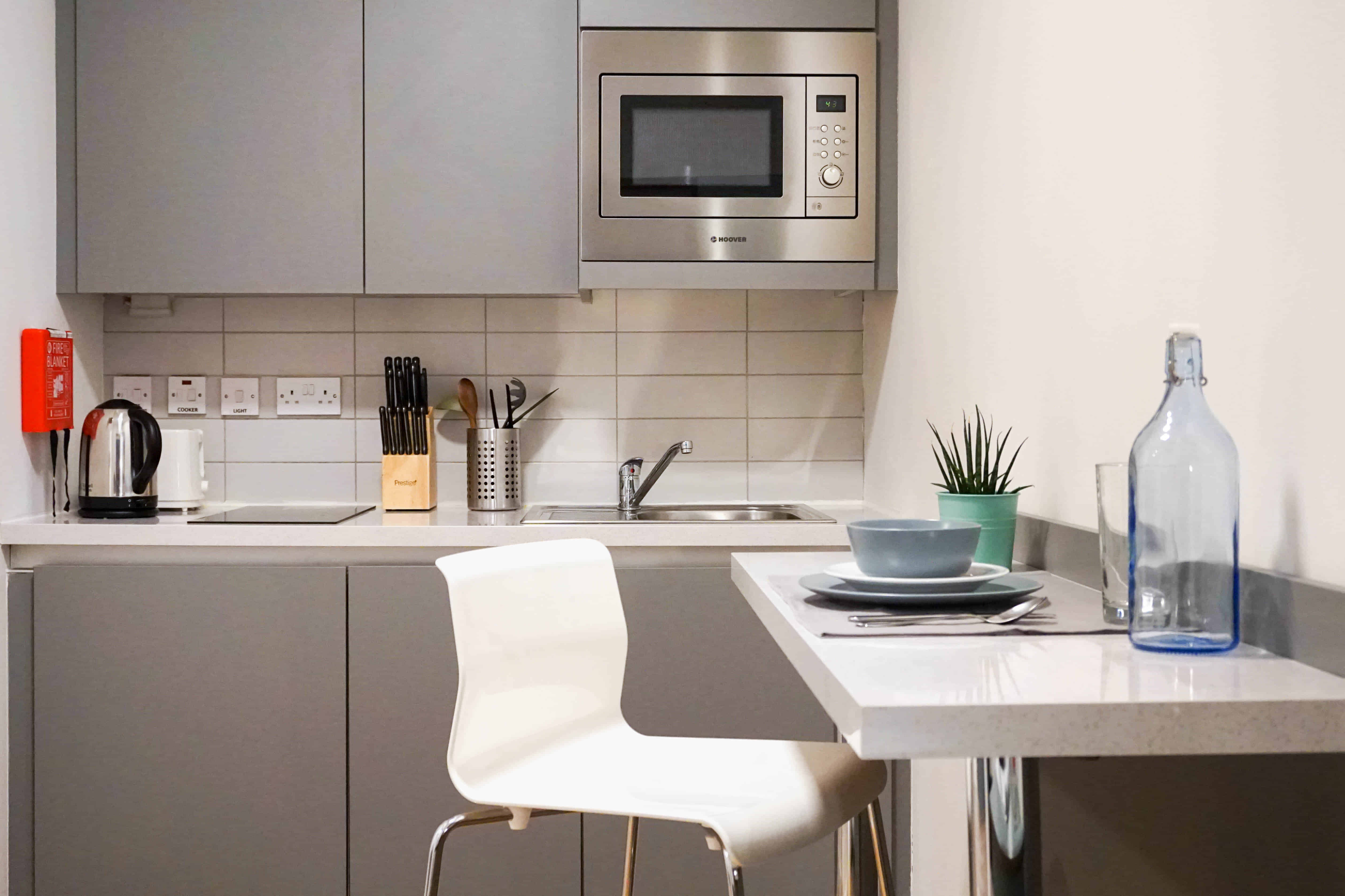 Entertainment Lounge (3)?w=400&h=260&fit=crop&q=40&auto=format&trim=auto