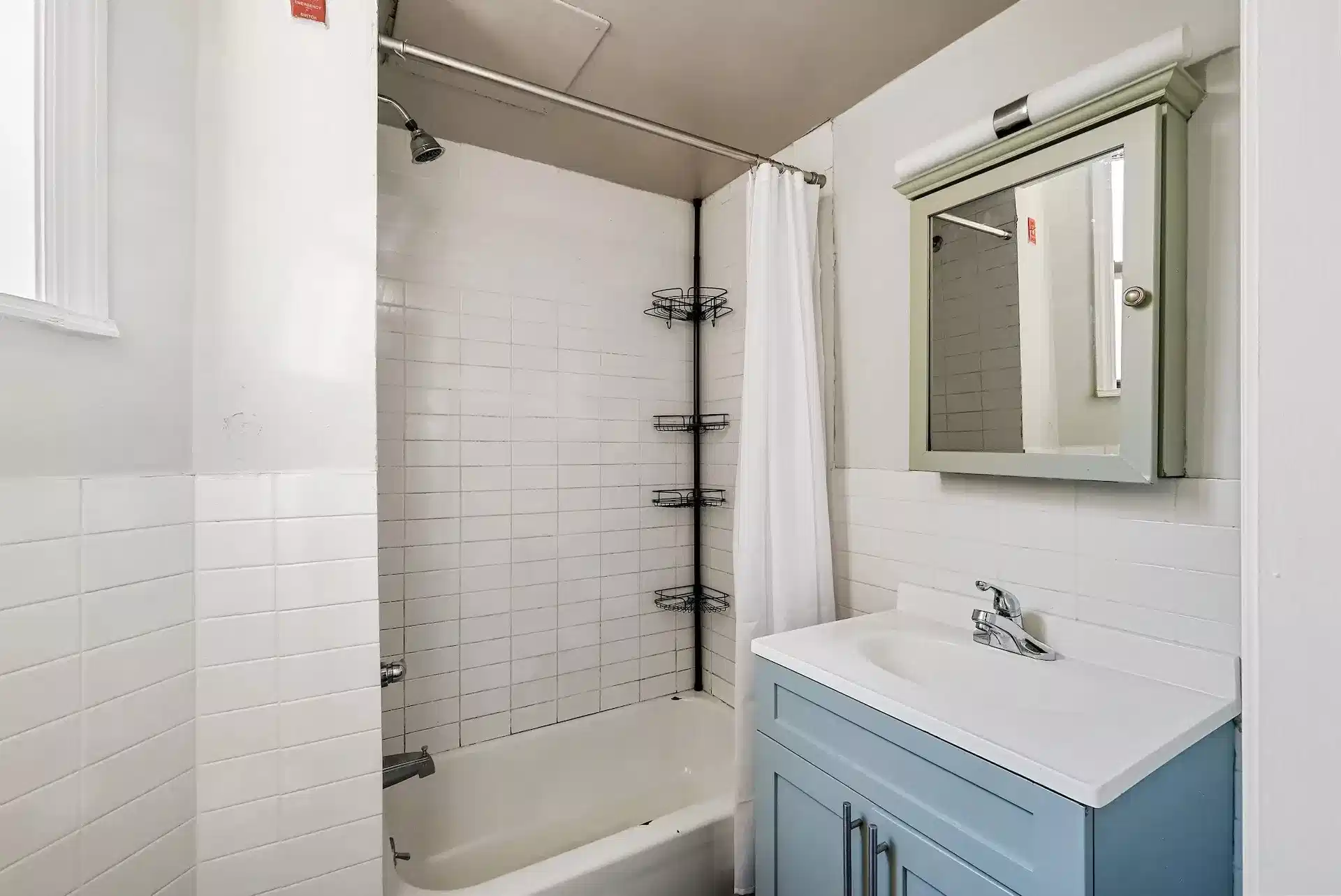 Kitchen?w=400&h=260&fit=crop&q=40&auto=format&trim=auto