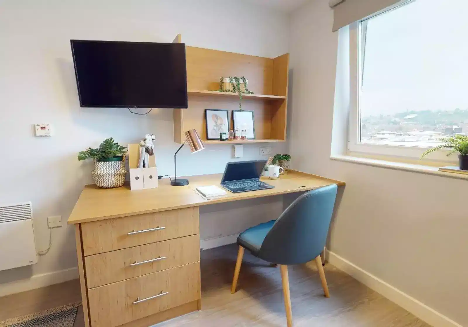 Kitchen?w=400&h=260&fit=crop&q=40&auto=format&trim=auto