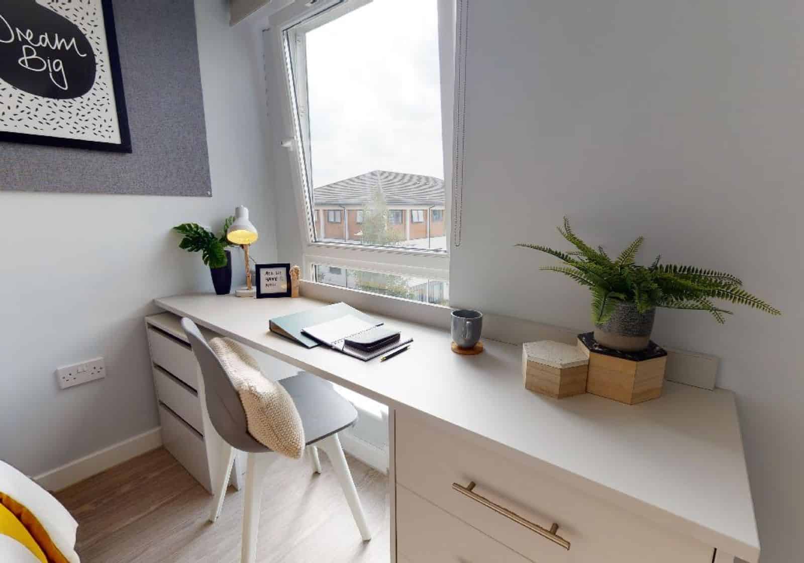 Kitchen?w=400&h=260&fit=crop&q=40&auto=format&trim=auto