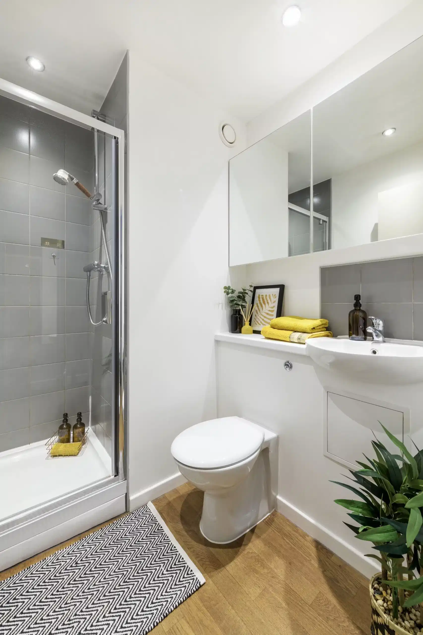 Amenities?w=400&h=260&fit=crop&q=40&auto=format&trim=auto