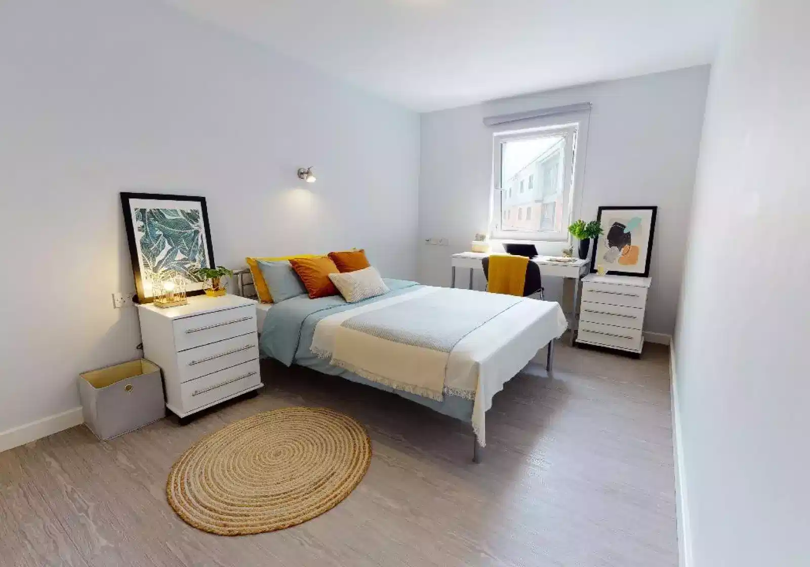 Common Area?w=400&h=260&fit=crop&q=40&auto=format&trim=auto