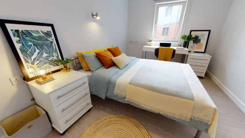 Common Area?w=400&h=260&fit=crop&q=40&auto=format&trim=auto