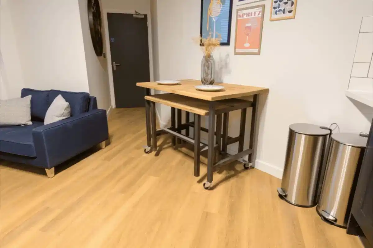 Room in a 2 Bedroom Apartment, TW1X, London TW1 4AD (Flat 5) - London, England, United Kingdom - Common Area