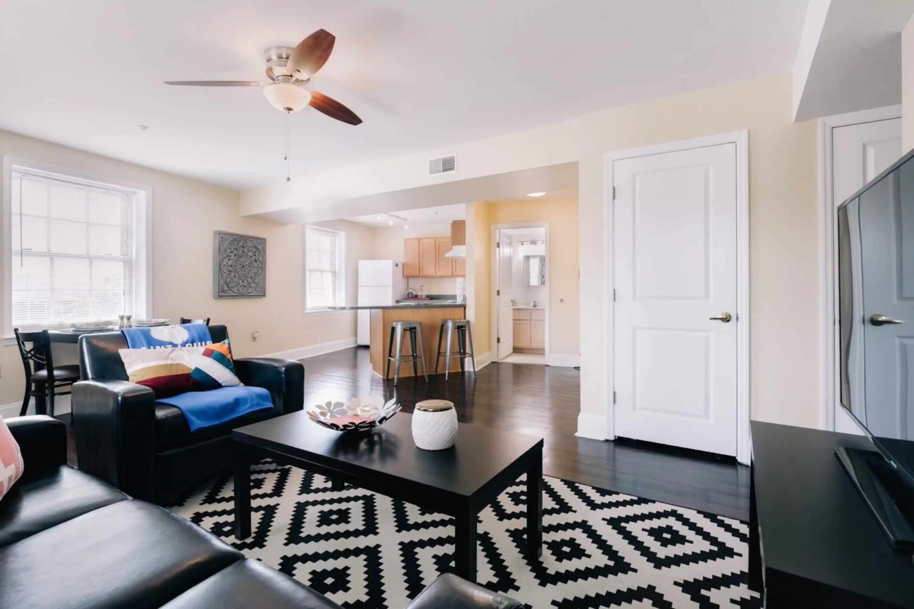 Coronado Place & Towers, St. Louis - St. Louis, Missouri, United States - Kitchen