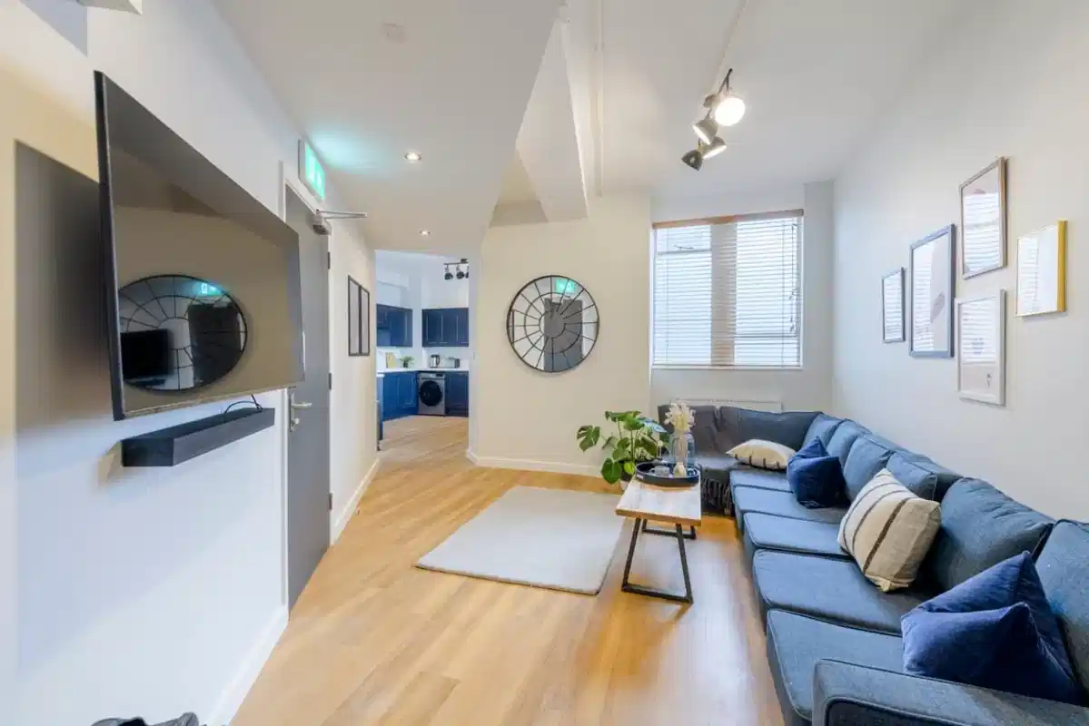 Room in a 7 Bedroom Apartment, TW1X, London TW1 4AD (Flat 10) - London, England, United Kingdom - Common Area