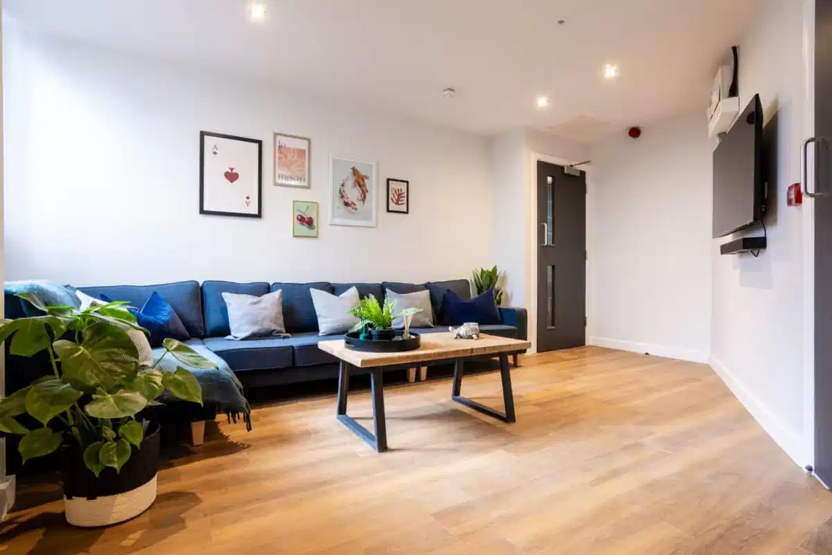 Room in a 7 Bedroom Apartment, TW1X, London TW1 4AD (Flat 12) - London, England, United Kingdom - Common Area