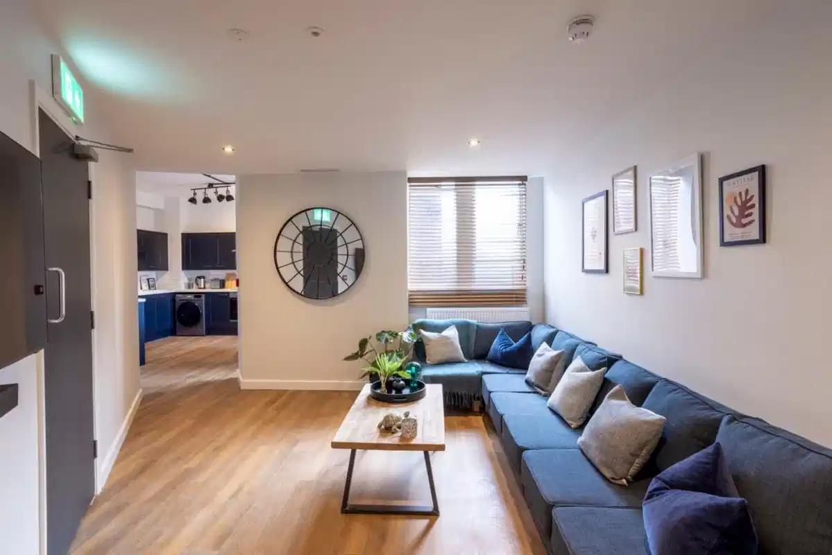 Room in a 7 Bedroom Apartment, TW1X, London TW1 4AD (Flat 12) - London, England, United Kingdom - Common Area