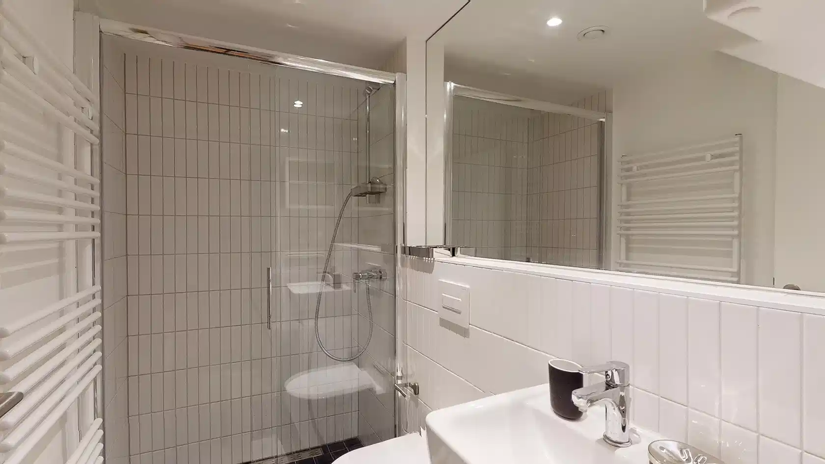 Amenities?w=400&h=260&fit=crop&q=40&auto=format&trim=auto