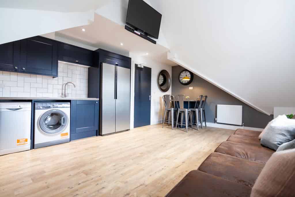 42 Bankfield Road, Huddersfield - Huddersfield, England, United Kingdom - Kitchen