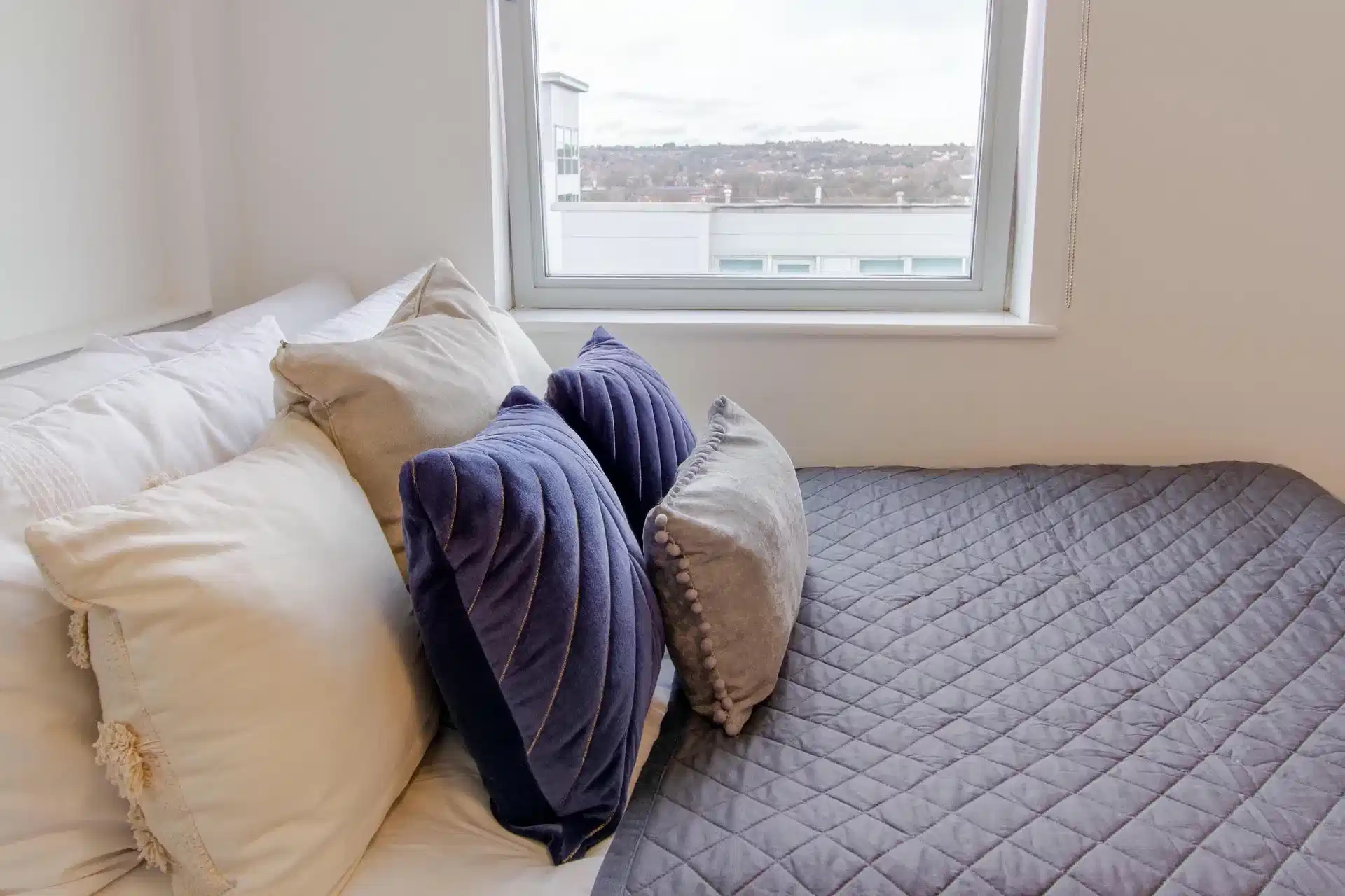 Amenities?w=400&h=260&fit=crop&q=40&auto=format&trim=auto