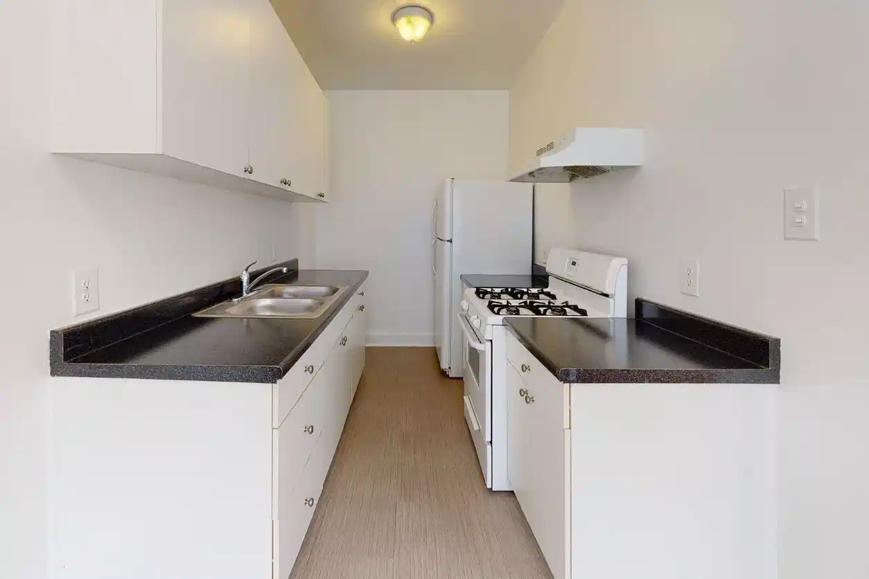 Exterior?w=400&h=260&fit=crop&q=40&auto=format&trim=auto