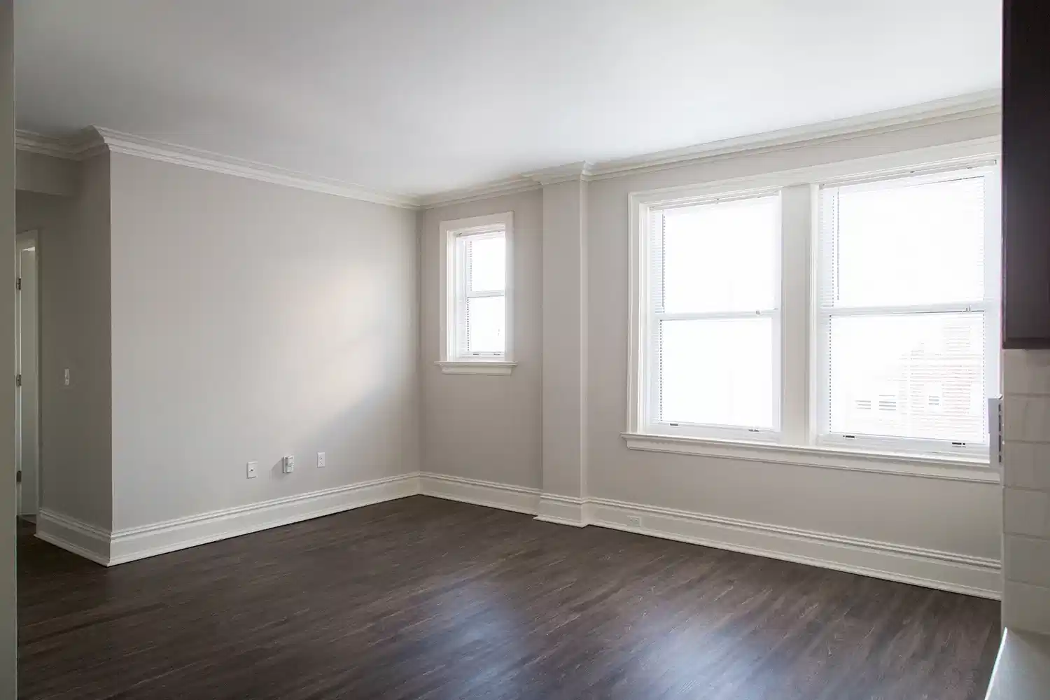 Amenities?w=400&h=260&fit=crop&q=40&auto=format&trim=auto