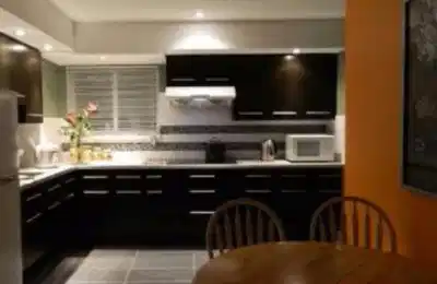 Home Stay Hosted By Rakim "Rob" Bagherian, Burnaby - Burnaby, British Columbia, Canada - Kitchen