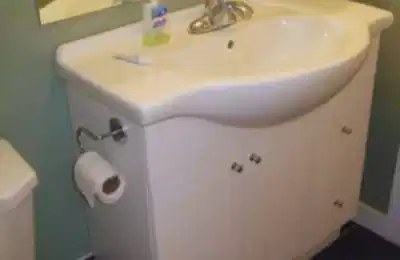 Home Stay Hosted By Rakim "Rob" Bagherian, Burnaby - Burnaby, British Columbia, Canada - Bathroom
