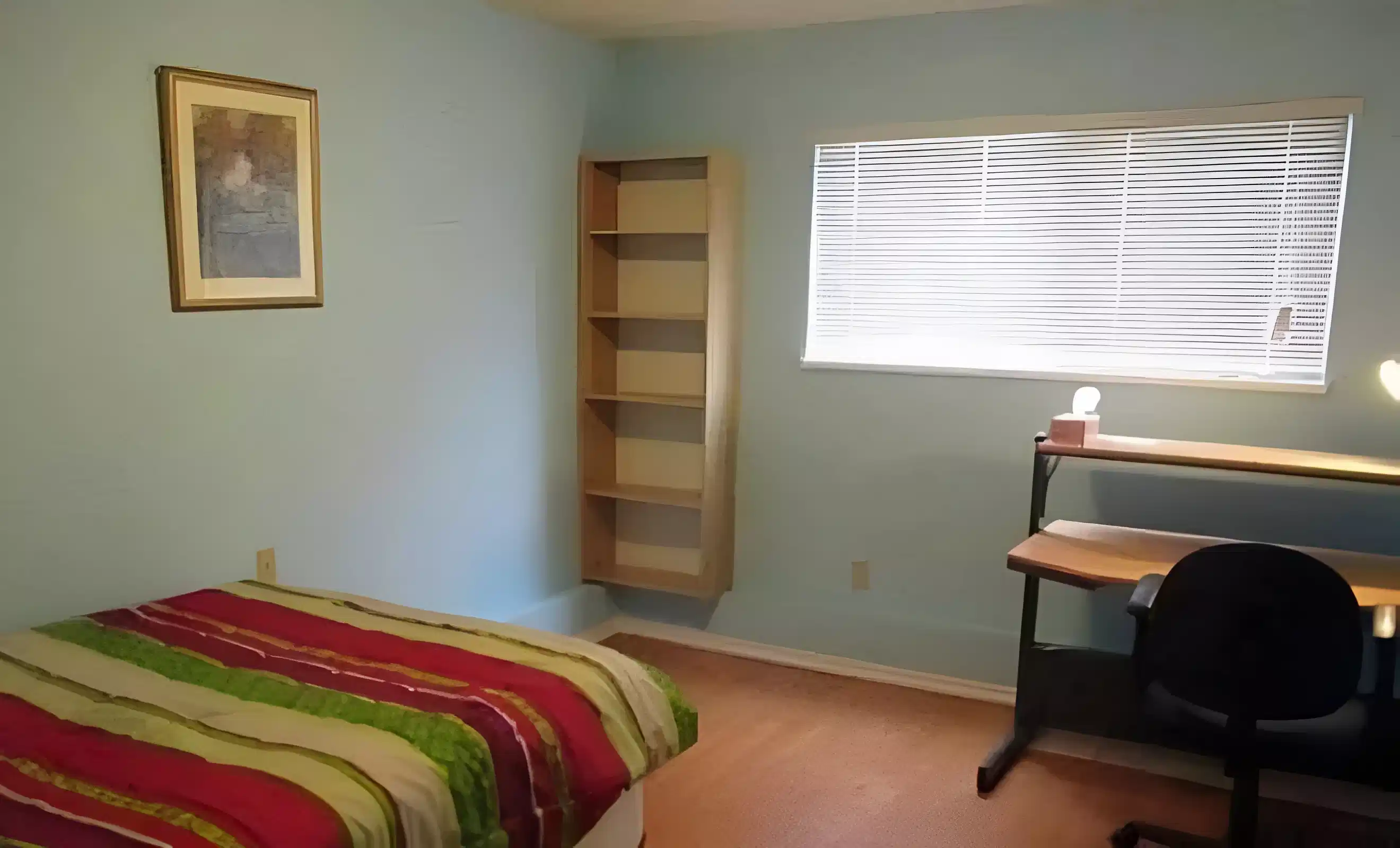 Bathroom?w=400&h=260&fit=crop&q=40&auto=format&trim=auto