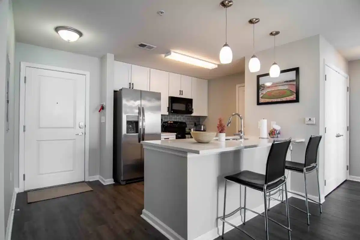 Amenities?w=400&h=260&fit=crop&q=40&auto=format&trim=auto