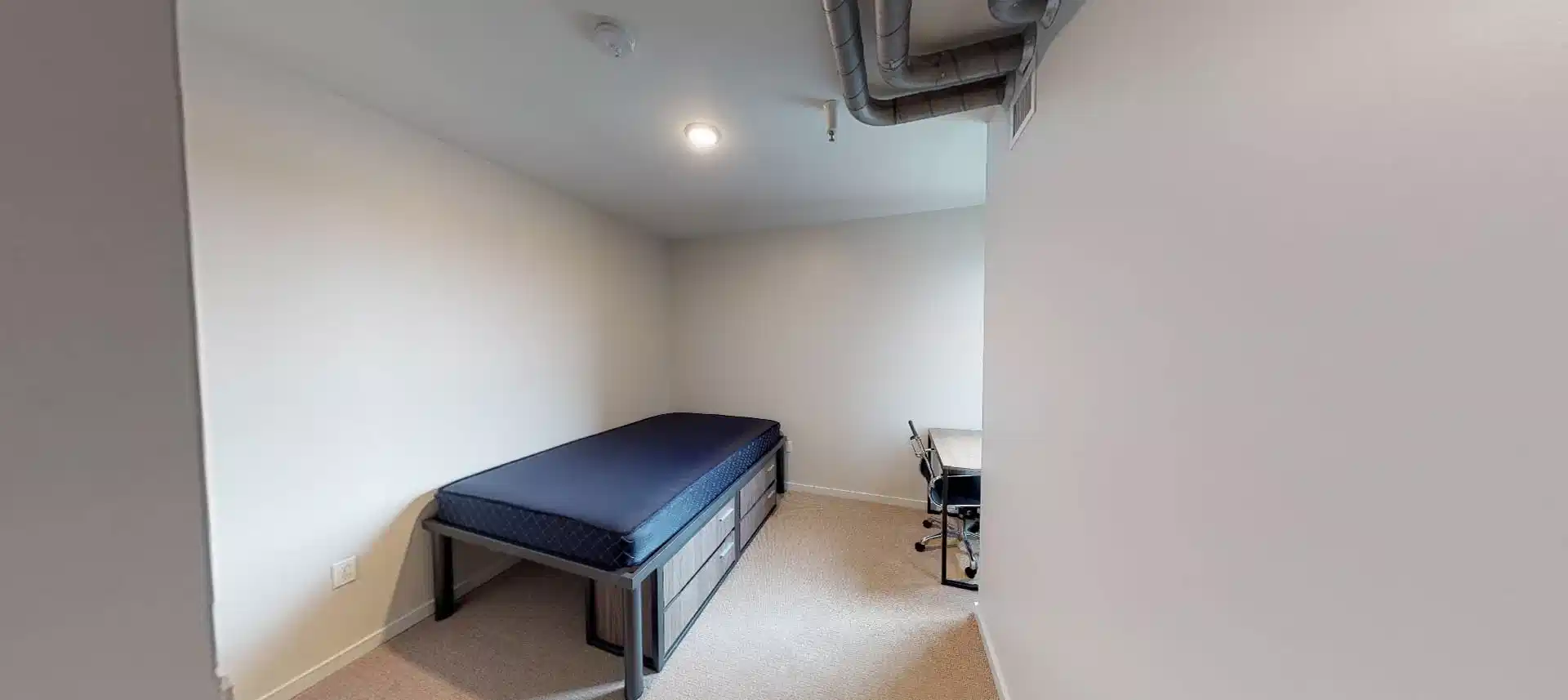 Common Area?w=400&h=260&fit=crop&q=40&auto=format&trim=auto