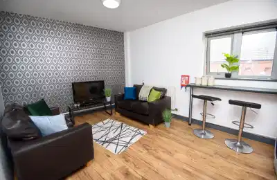 Royal House, Nottingham - Nottingham, England, United Kingdom - Flat 10 (Individual Room) - Common Area