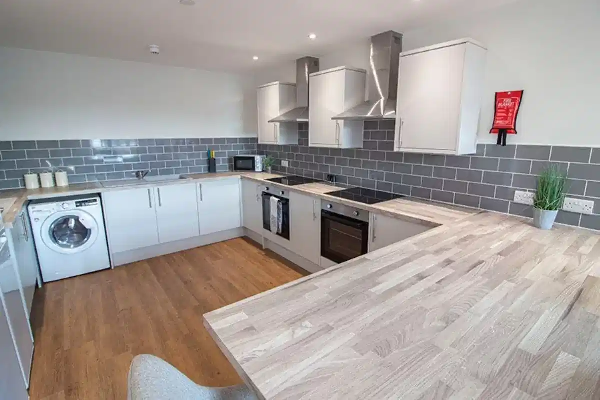 Halifax House, Nottingham - Nottingham, England, United Kingdom - Flat 3 (8 Bed 3 Bath) - Kitchen