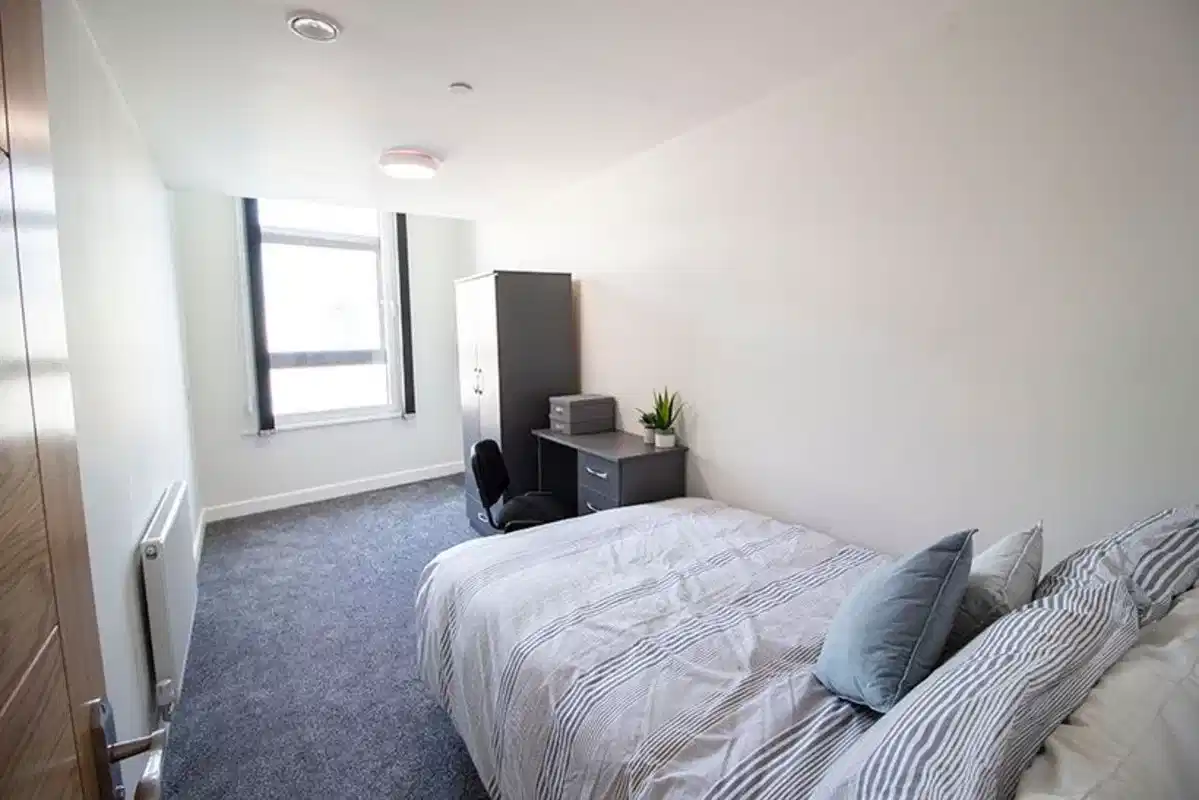Halifax House, Nottingham - Nottingham, England, United Kingdom - Flat 3 (8 Bed 3 Bath) - Bedroom