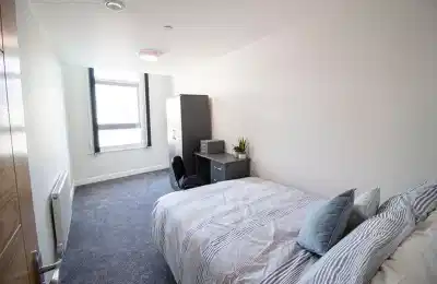 Halifax House, Nottingham - Nottingham, England, United Kingdom - Flat 3 (8 Bed 3 Bath) - Bedroom