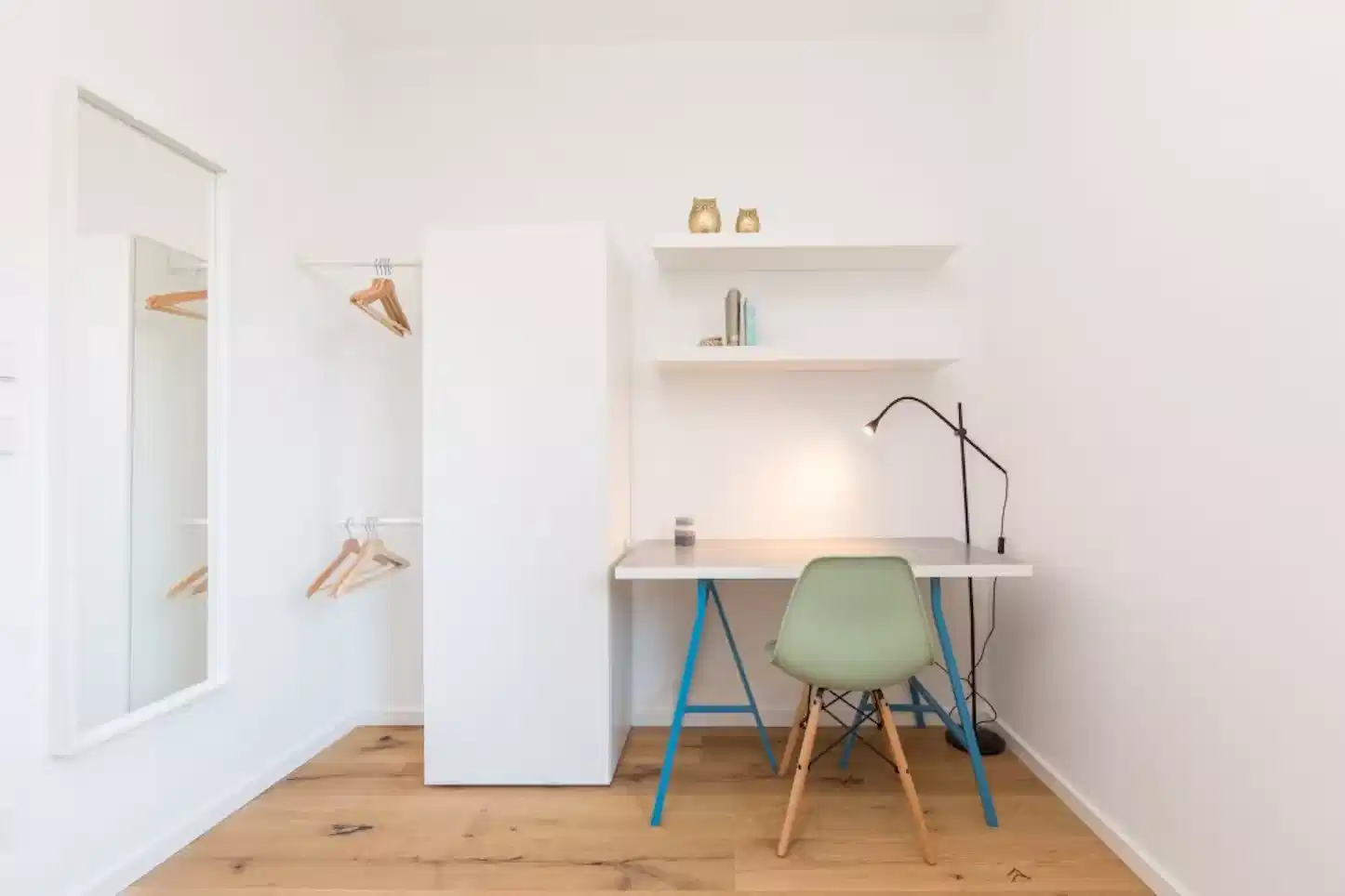 Amenities?w=400&h=260&fit=crop&q=40&auto=format&trim=auto