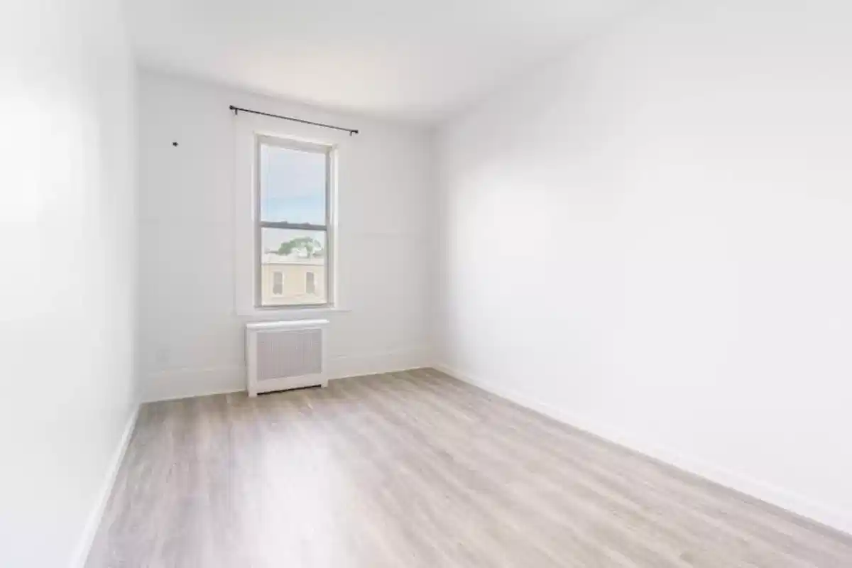 Floor Plan?w=400&h=260&fit=crop&q=40&auto=format&trim=auto