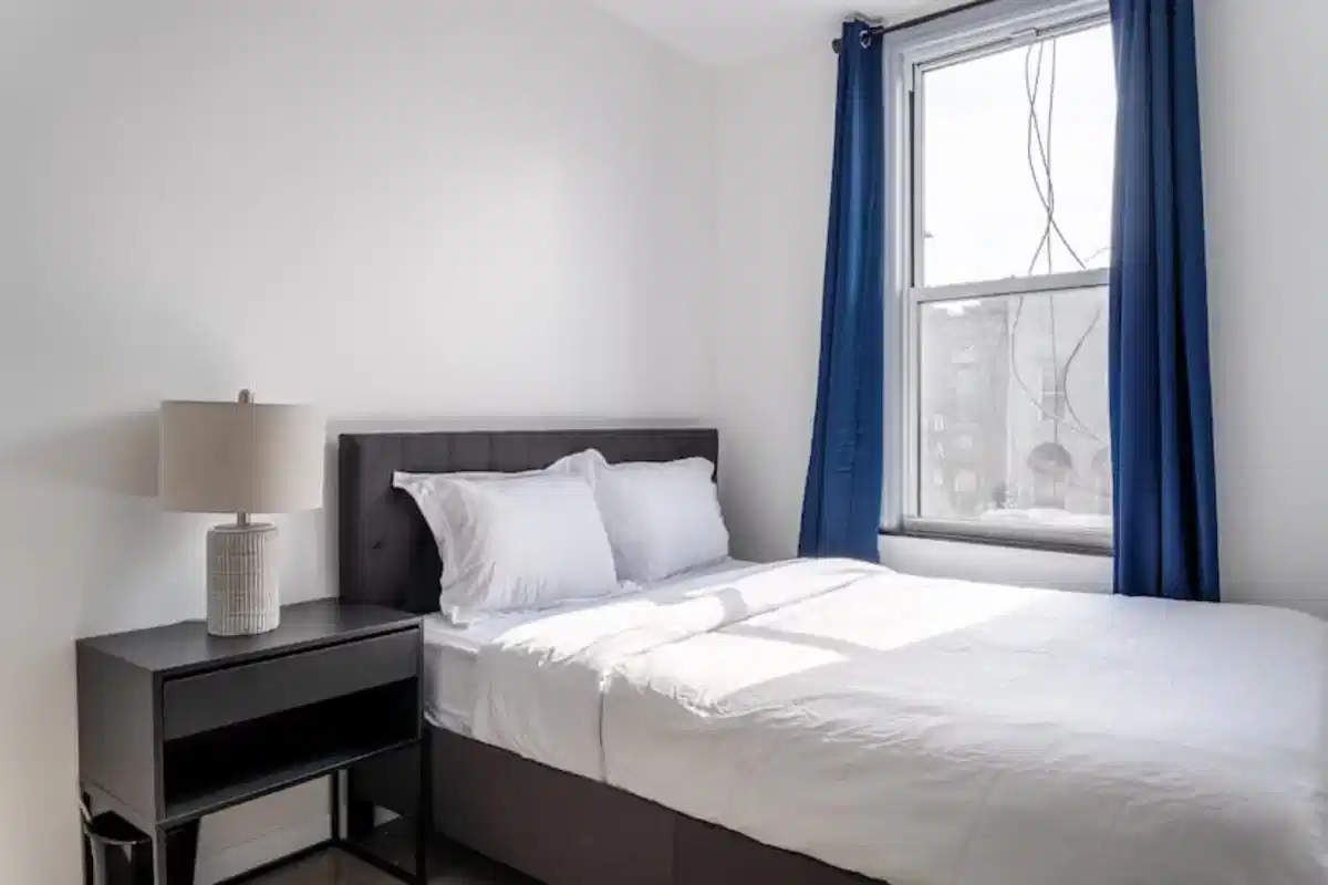 Floor Plan?w=400&h=260&fit=crop&q=40&auto=format&trim=auto