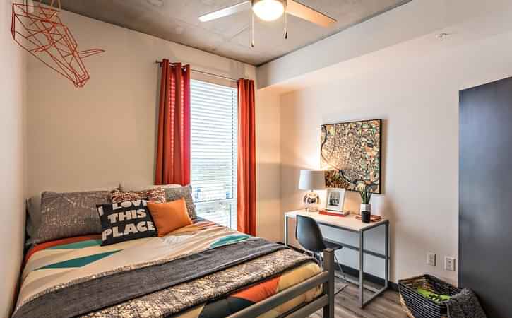 Private Room - Boulder B - Bedroom