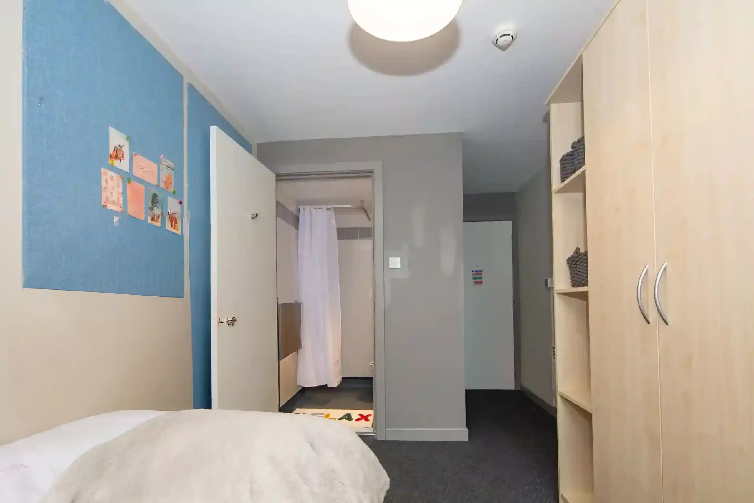 Studio – Silver - Room?w=400&h=260&fit=crop&q=40&auto=format&trim=auto