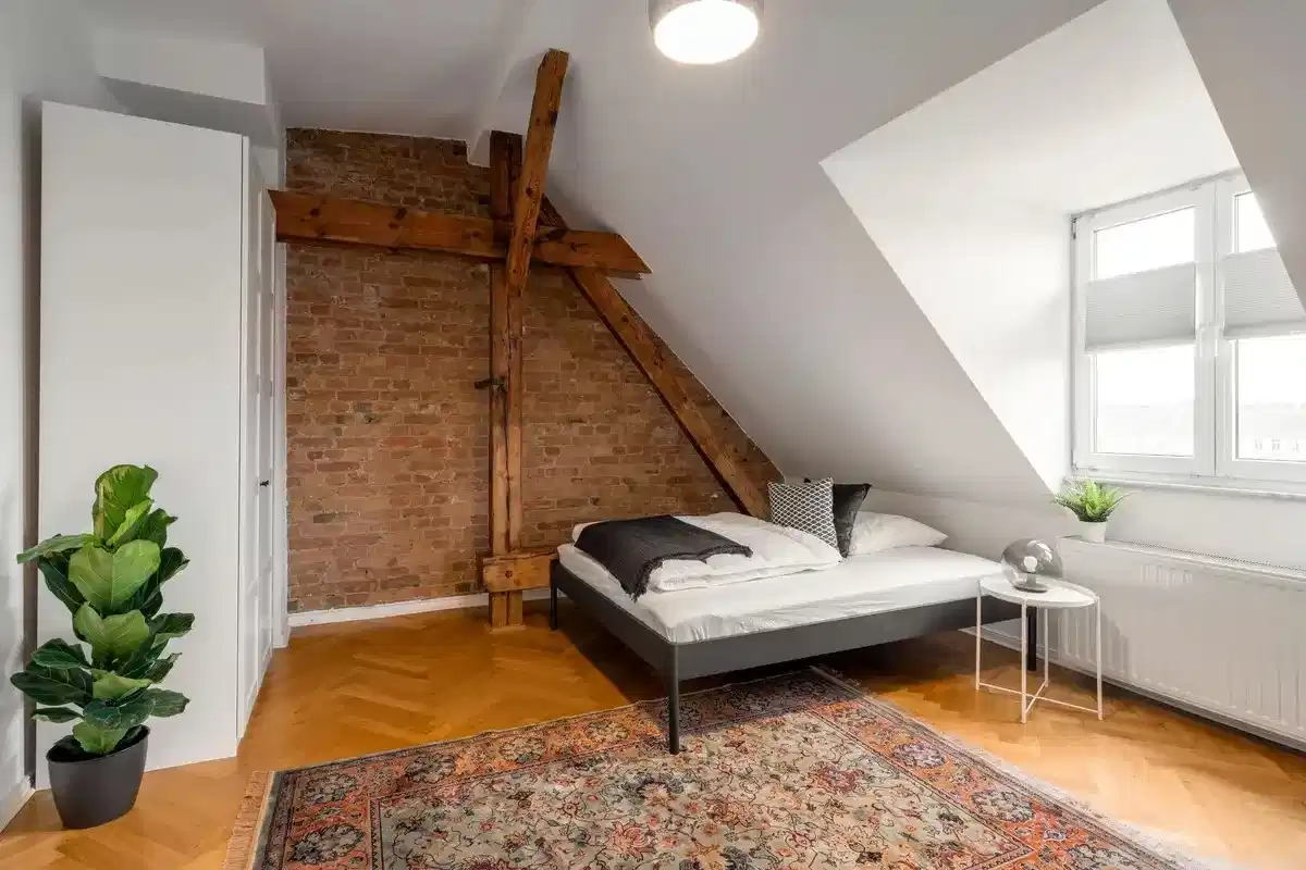 Common Area?w=400&h=260&fit=crop&q=40&auto=format&trim=auto