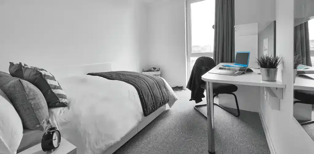 Common Area?w=400&h=260&fit=crop&q=40&auto=format&trim=auto