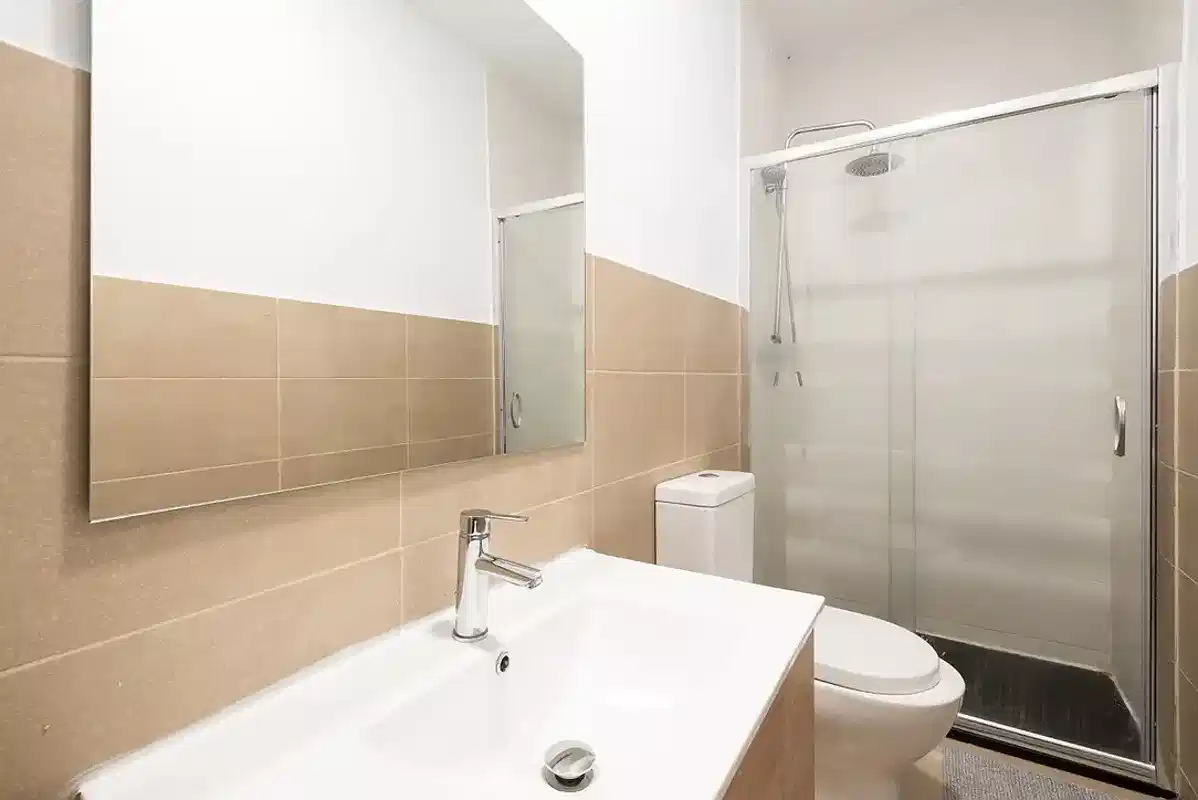 Kitchen?w=400&h=260&fit=crop&q=40&auto=format&trim=auto