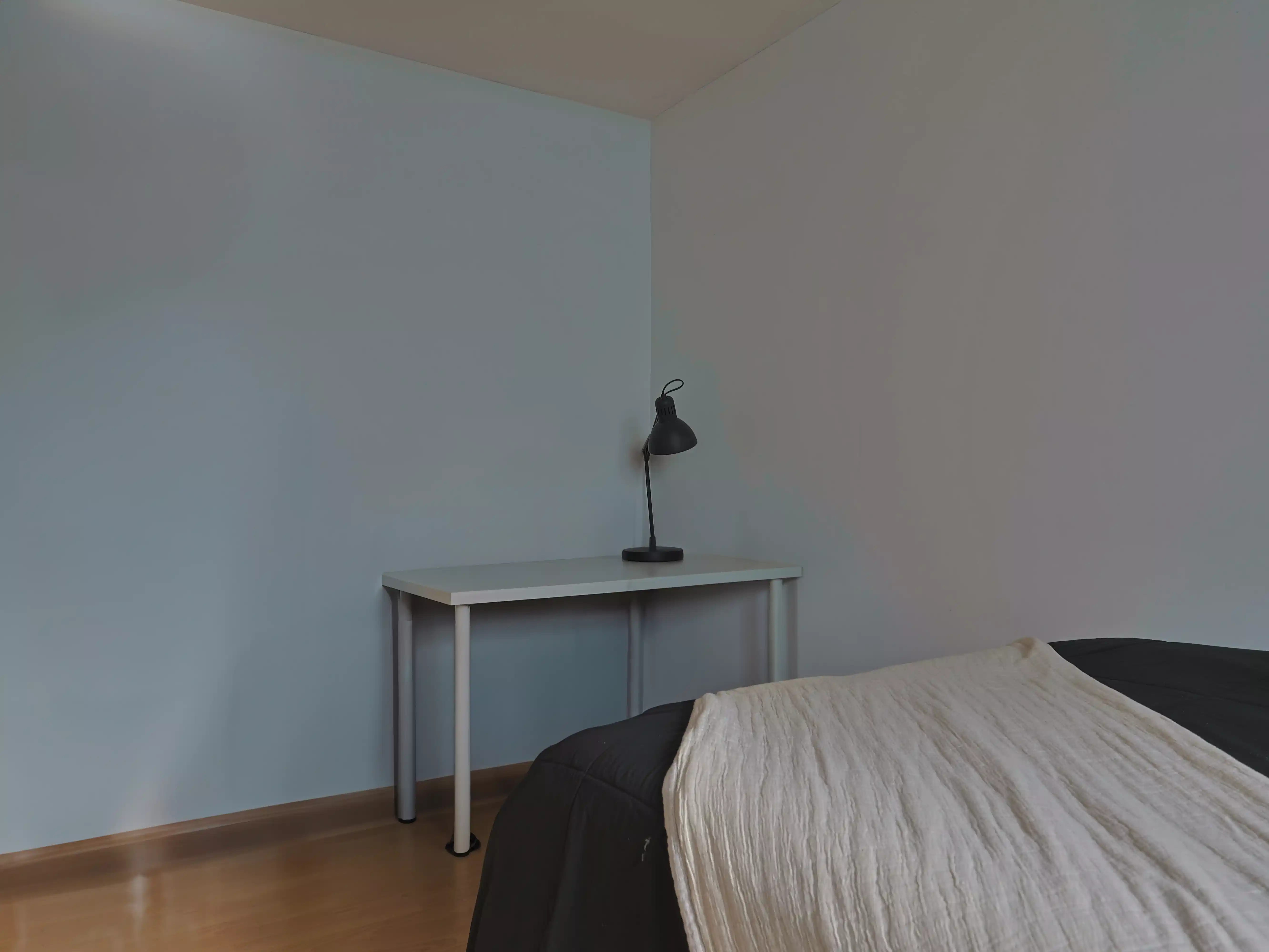 Exterior?w=400&h=260&fit=crop&q=40&auto=format&trim=auto