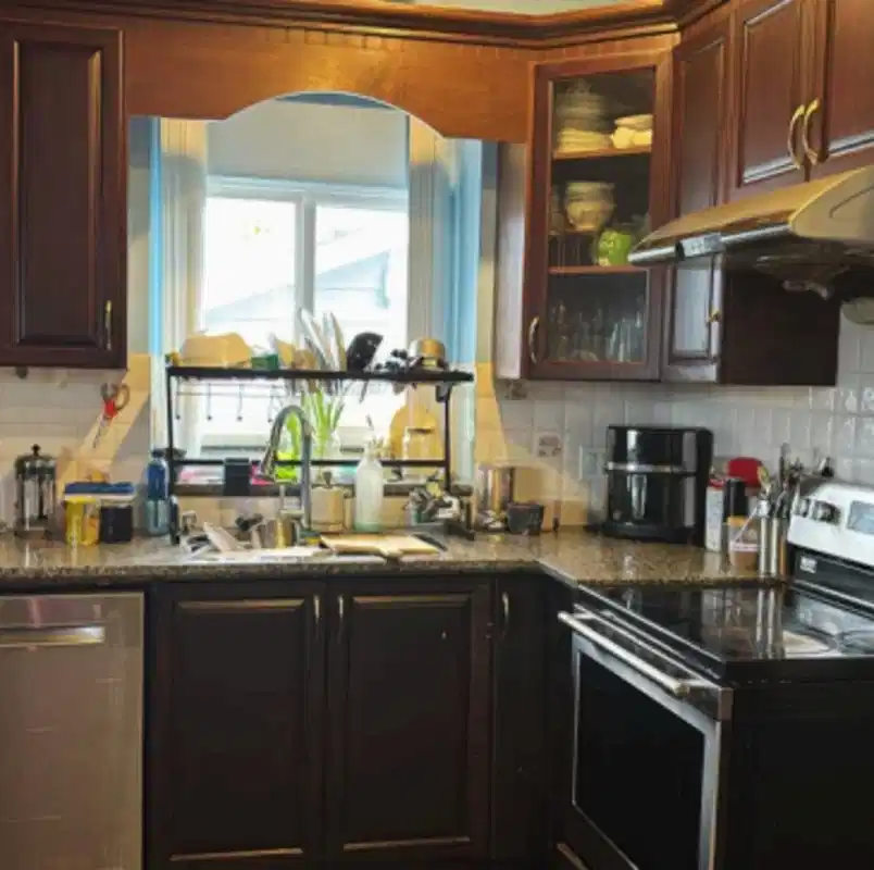 Home Stay hosted by Thu Pas, Vancouver - Vancouver, Canada - Kitchen