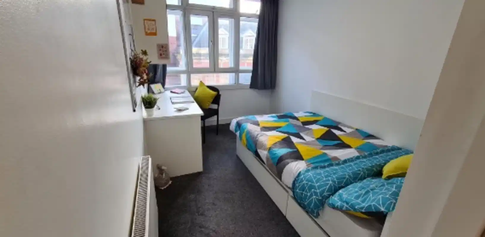 Kitchen?w=400&h=260&fit=crop&q=40&auto=format&trim=auto