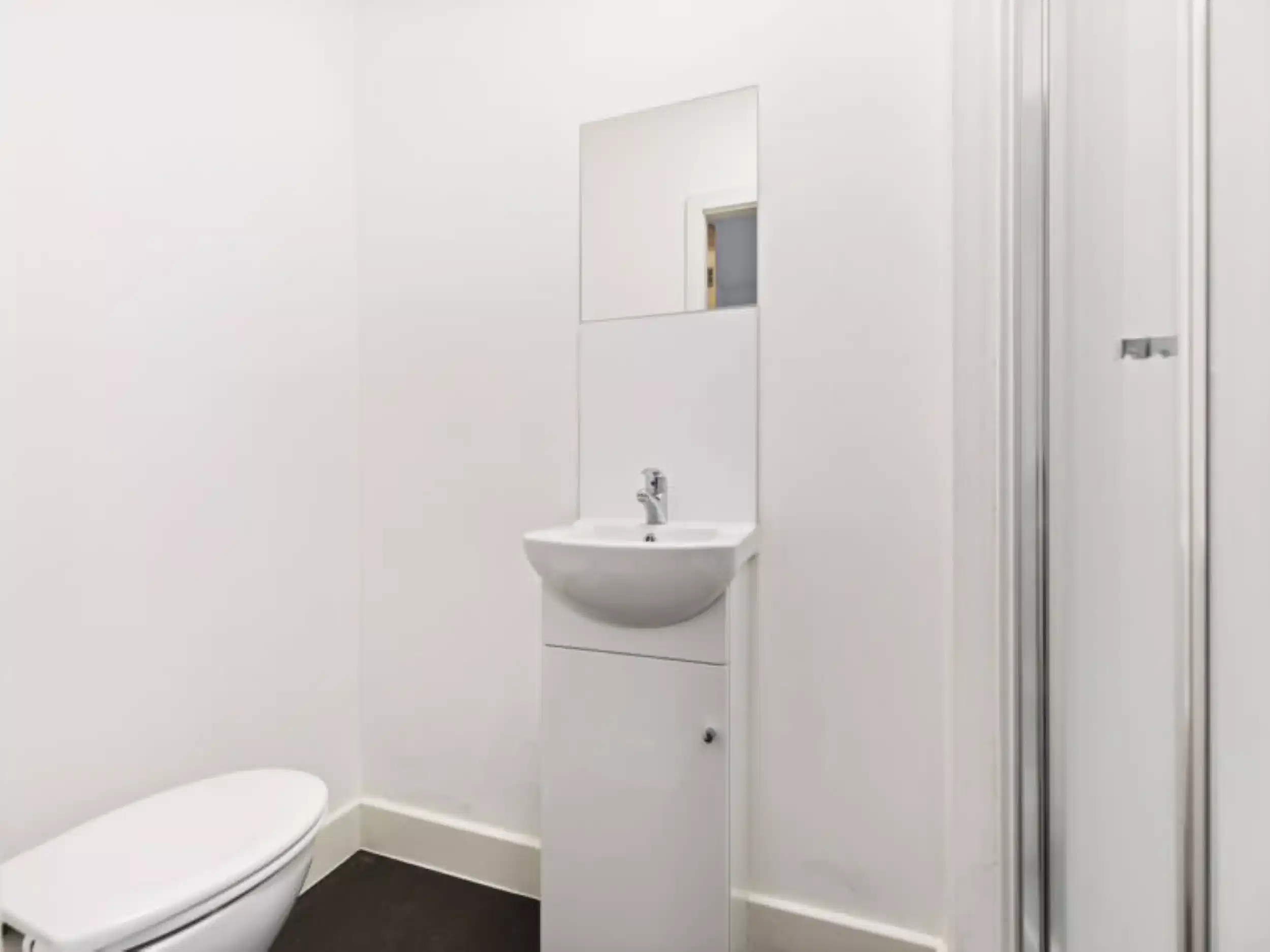 Amenities?w=400&h=260&fit=crop&q=40&auto=format&trim=auto