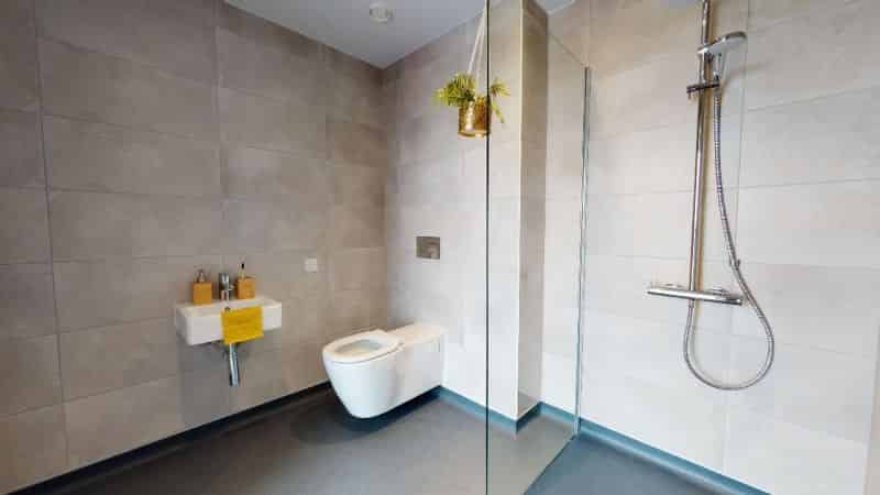 Common Area?w=400&h=260&fit=crop&q=40&auto=format&trim=auto