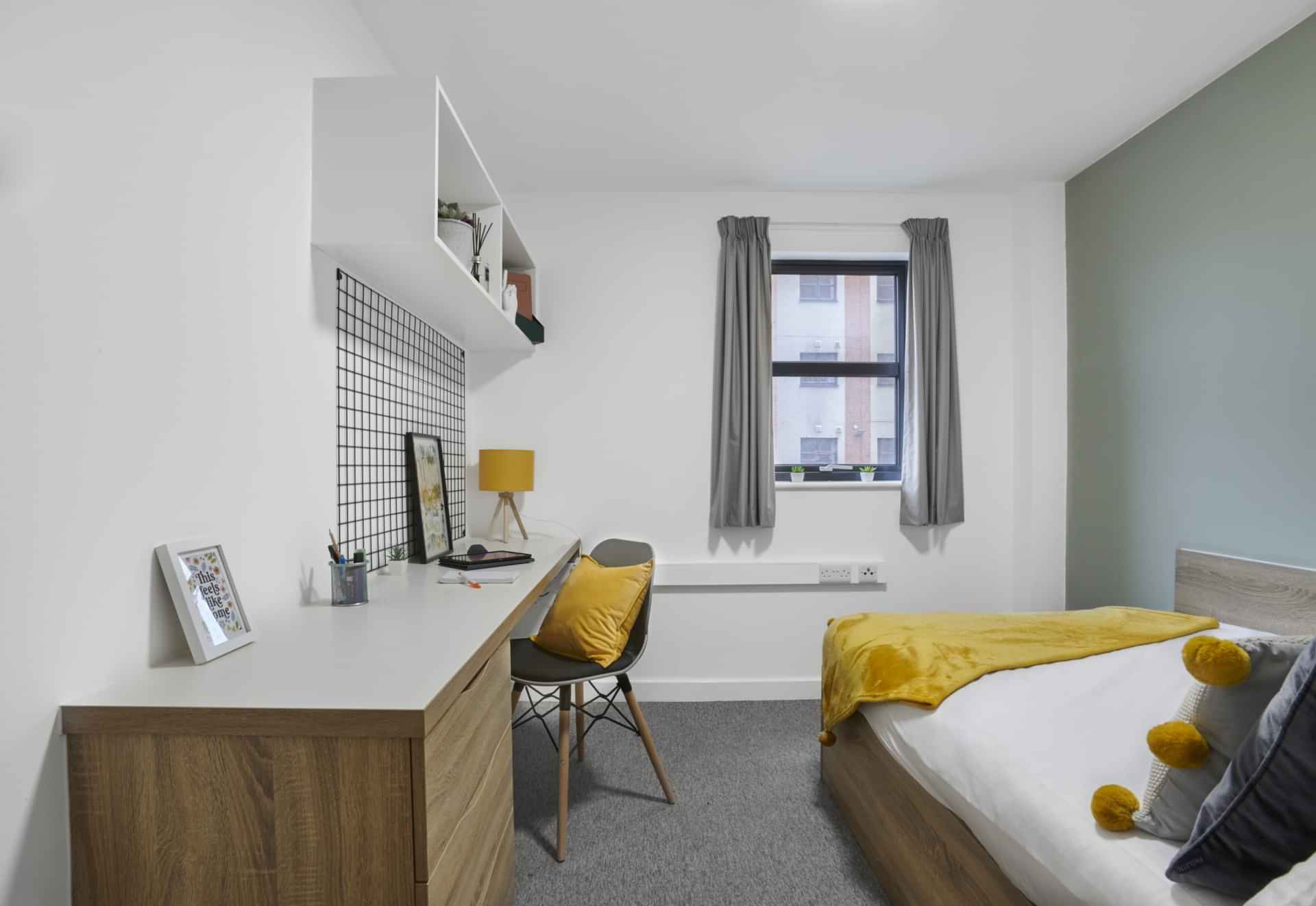 Amenities?w=400&h=260&fit=crop&q=40&auto=format&trim=auto