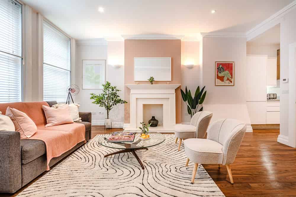 Common Area?w=400&h=260&fit=crop&q=40&auto=format&trim=auto