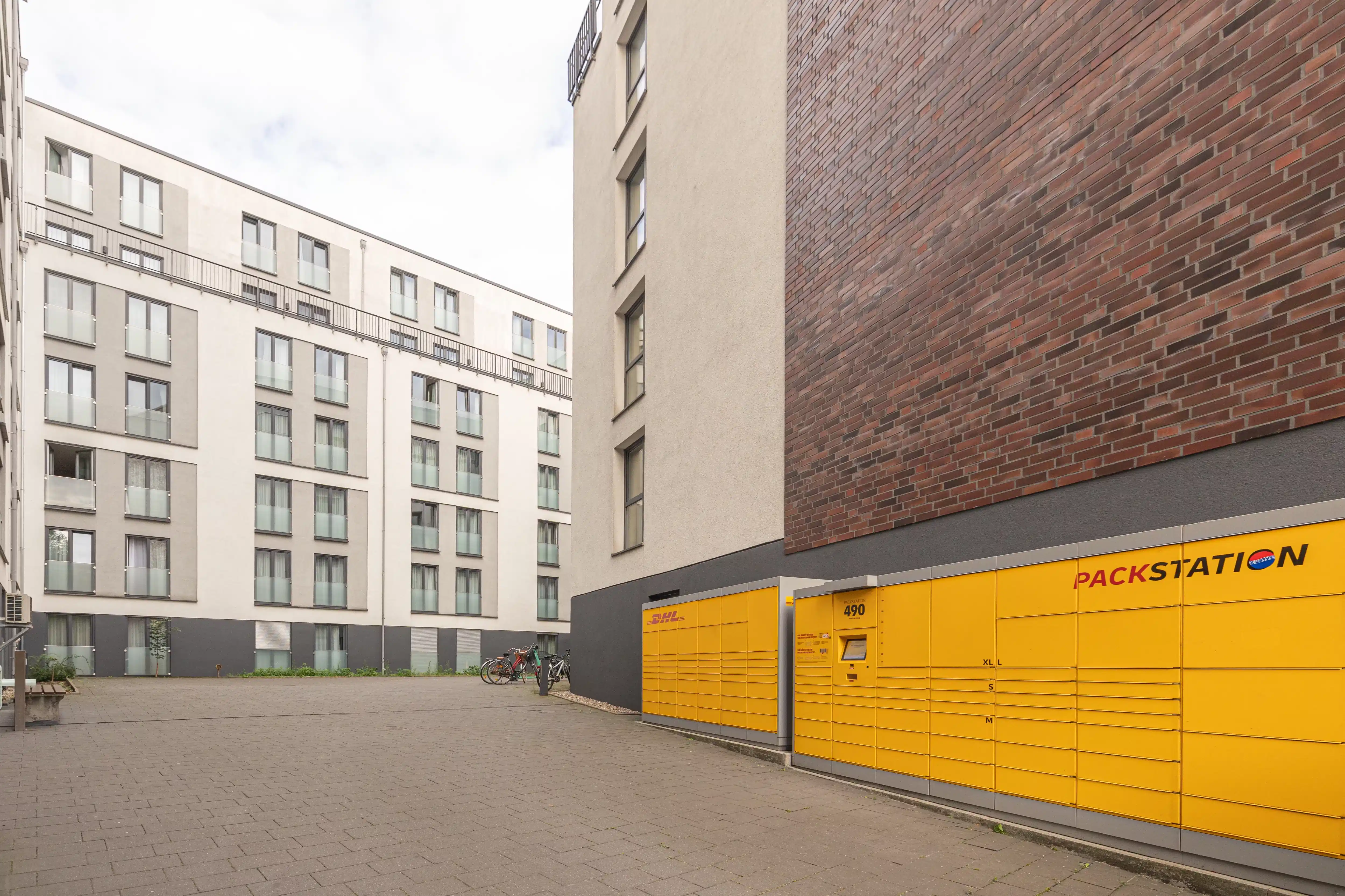 Yugo Navale, Hamburg view 7