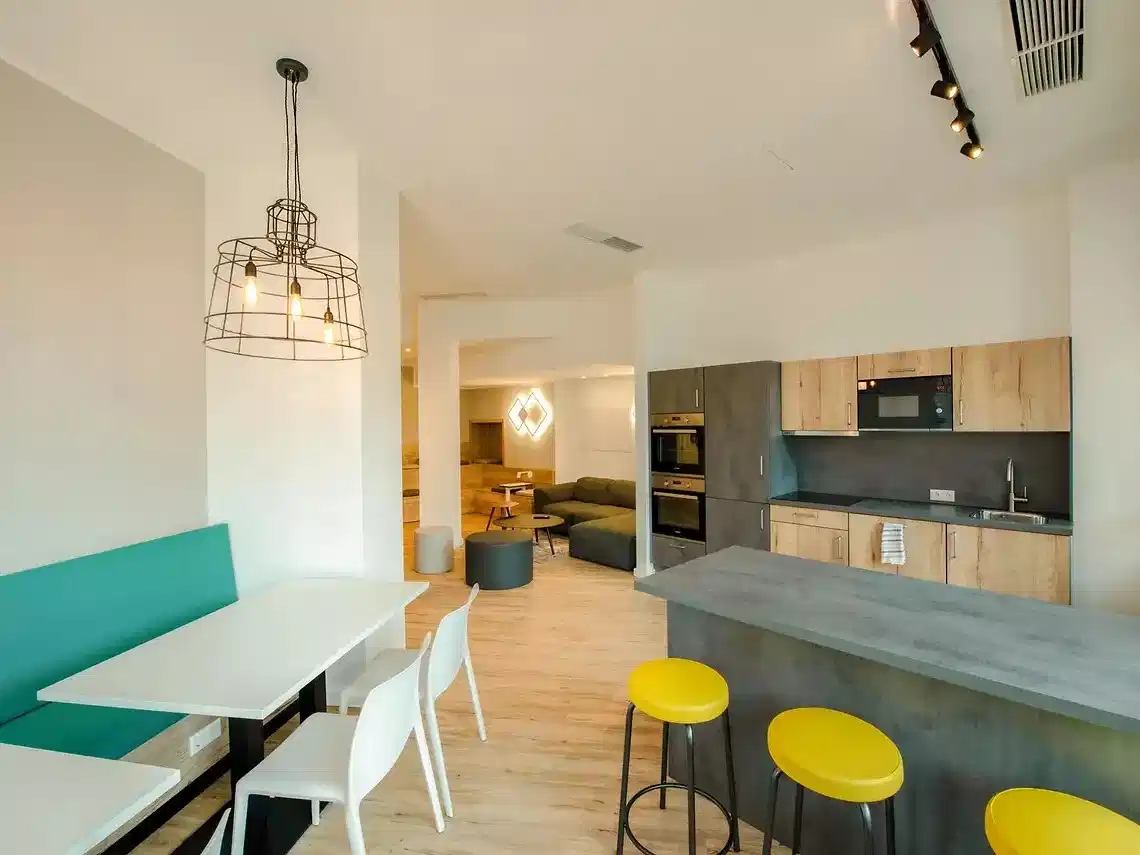 Yugo Leonis, Munster  - Munster, Germany - Kitchen