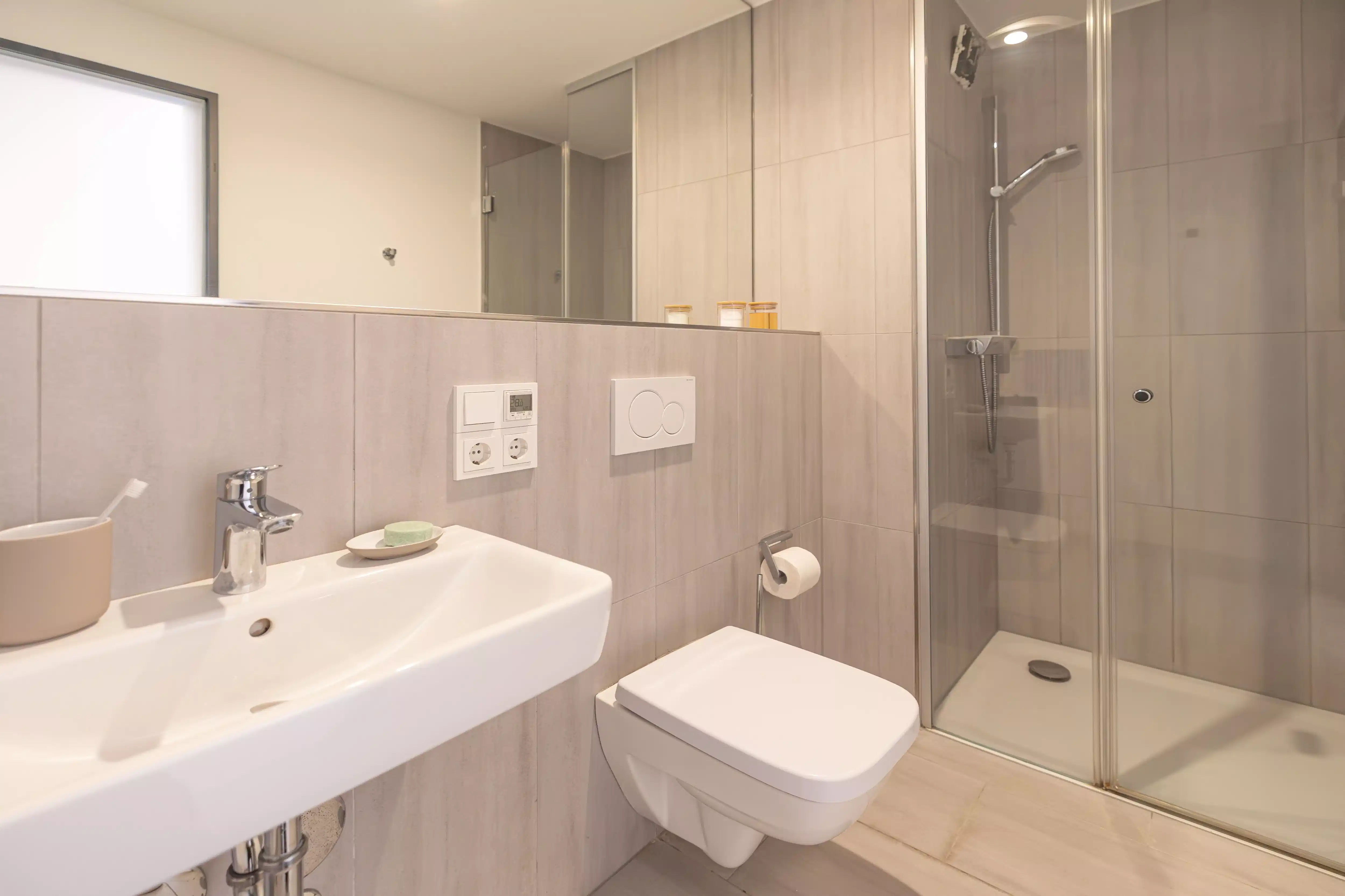 Common Area?w=400&h=260&fit=crop&q=40&auto=format&trim=auto