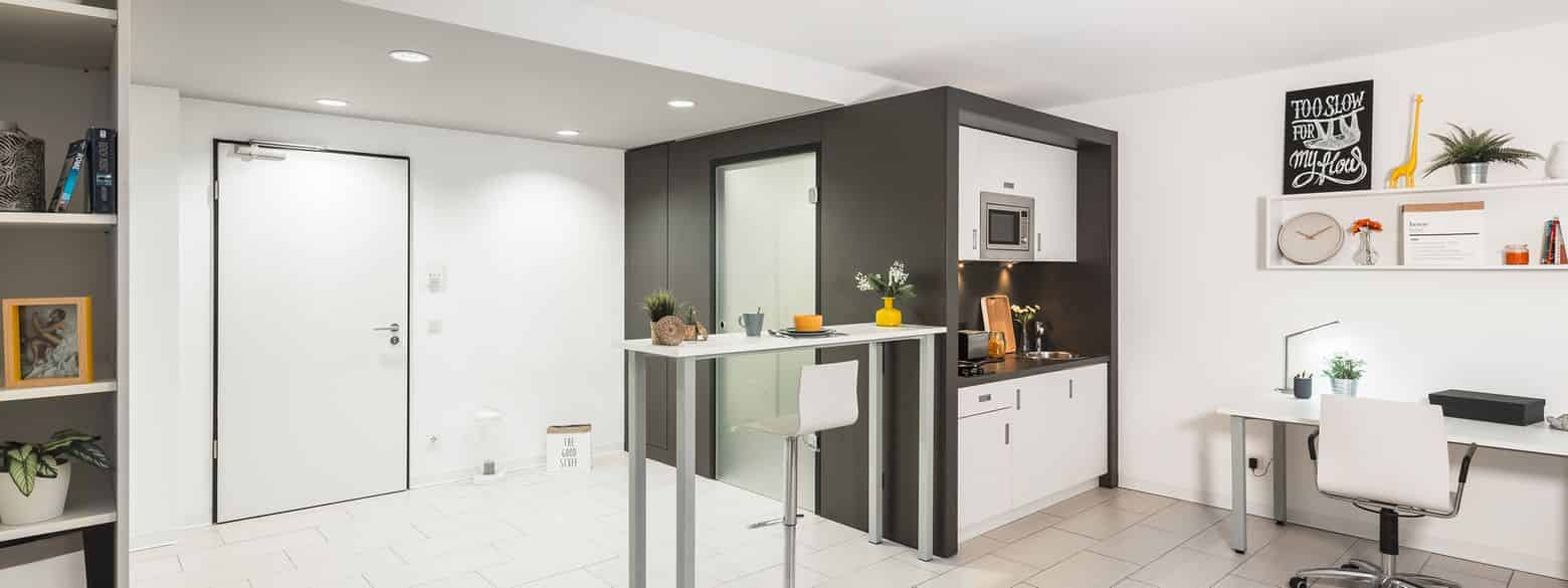 Yugo Alvarium - Frankfurt, Germany - Kitchen