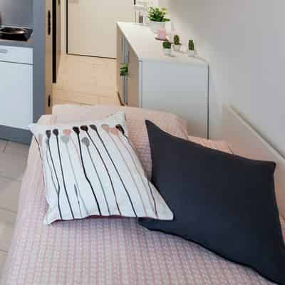 Amenities?w=400&h=260&fit=crop&q=40&auto=format&trim=auto