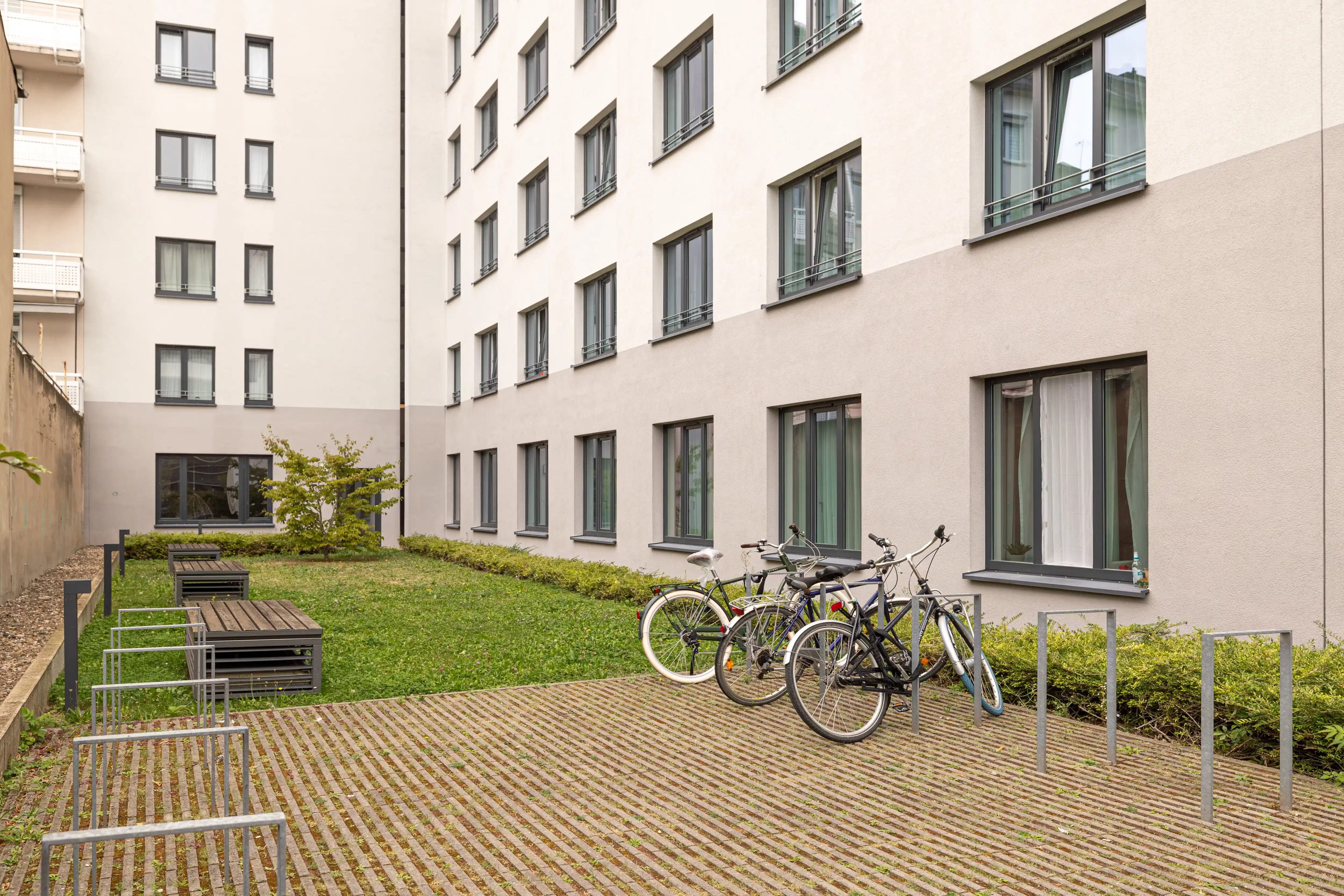 Yugo Urbanum, Frankfurt image 65