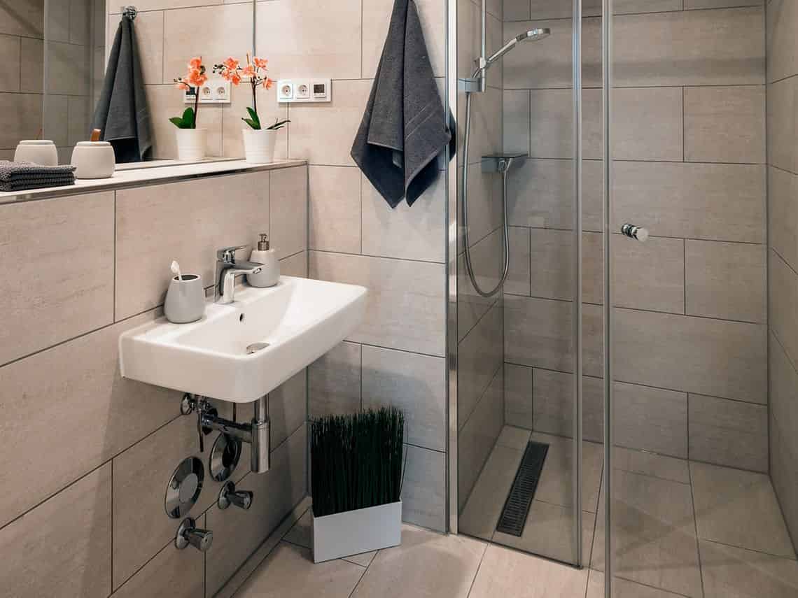 Common Area?w=400&h=260&fit=crop&q=40&auto=format&trim=auto