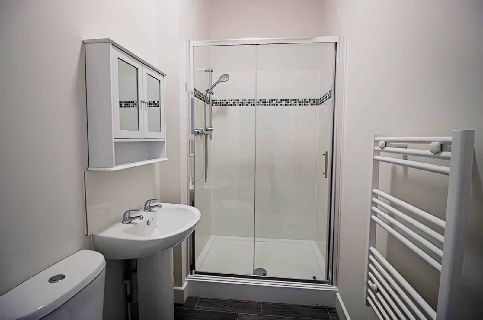 Kitchen?w=400&h=260&fit=crop&q=40&auto=format&trim=auto